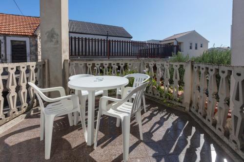 Apartments with a parking space Pirovac Sibenik - 13201 - image 13