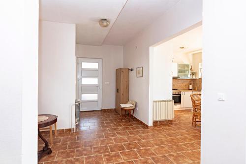 Apartments with a parking space Pirovac Sibenik - 13201 - image 4