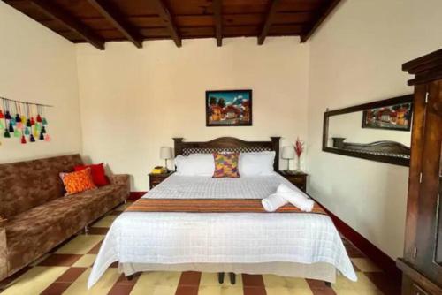 T3 Nice apartment just 3 blocks from the Park, Antigua Guatemala