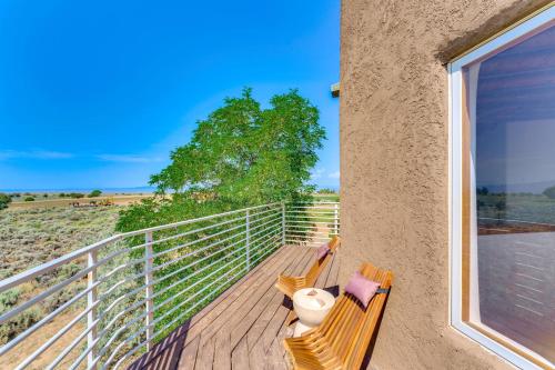 Mtn-View Retreat with Hot Tub in New Mexico! in Arroyo Seco