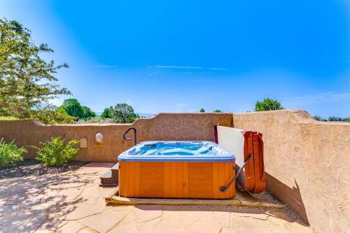 Mtn-View Retreat with Hot Tub in New Mexico! in Arroyo Seco