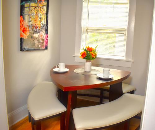 The House Hotels - Thoreau #3 - Centrally Located in Lakewood - 10 Minutes to Downtown Attractions in Lakewood, USA