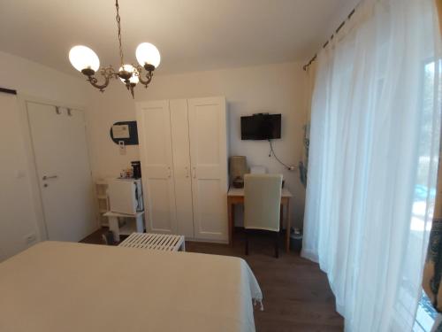 Double Room with Terrace image 6