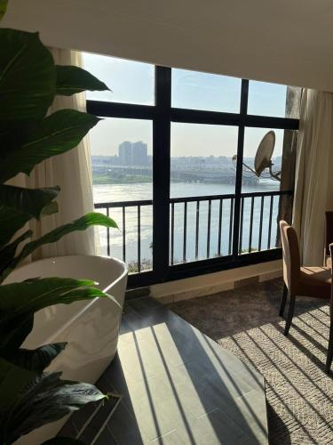 Queen of Nile view, Giza