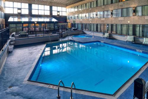 Swimming pool, Sandman Hotel Penticton in Penticton (BC)