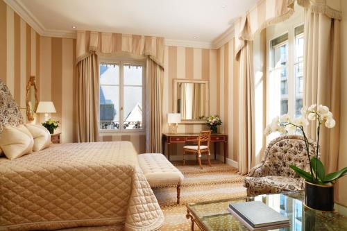 Premium King or Twin Room image 10