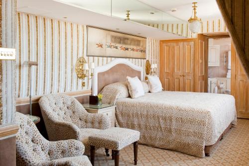 586098322 Milestone Hotel Kensington