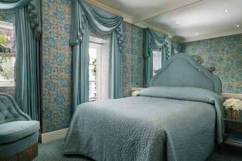 586098362 Milestone Hotel Kensington