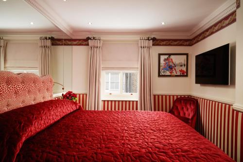 586098398 Milestone Hotel Kensington