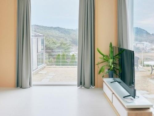 Taean deomarae poolvilla in Anmyeon eup