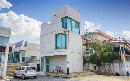 모노퍼니펜션
