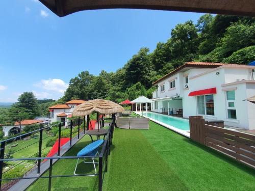 Gapyeong moisty pension near Dulebag