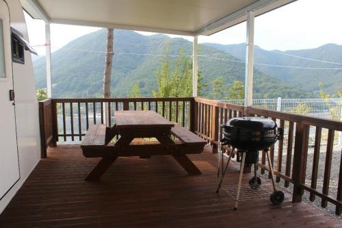 แซนเดิลพาดา คาราวาน (Sandlebada caravan) in คิมแฮ