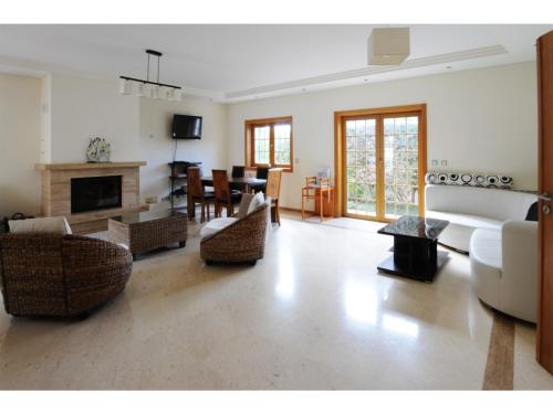 Sala de estar/TV partilhada, Villa dos Teixos in Marinha