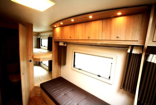 sinan ceonilyeomhilringkaempeu karaban in Sinan-gun