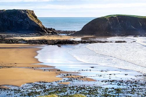 Newly renovated entire residential home Annestown Beach, County Waterford in Bunmahon