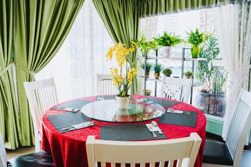 Ресторан, Hotel Nur Miri in Мірі