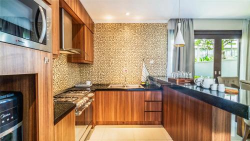 Three-Bedroom Villa with Private Pool image 2