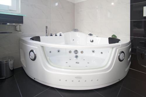 บริการและสิ่งอำนวยความสะดวก, Designpension Idyll Nr2 Hotel Garni in เวอร์นิเกอโรเดอ