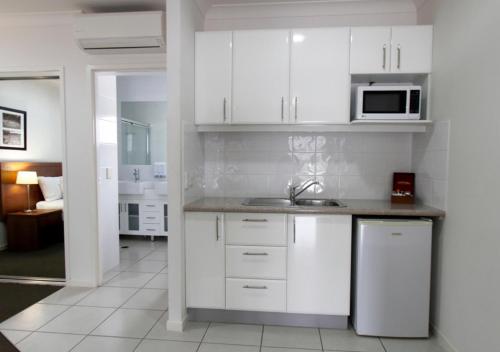 virtuve, Chinchilla Downtown Motor Inn in Šinšilla