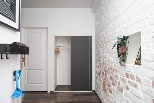 Stay by the Andrejsala area with Free Parking and reach the Old Town in 15 min walk