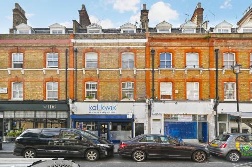 Charming West End Residence in Peaceful Fitzrovia - image 8
