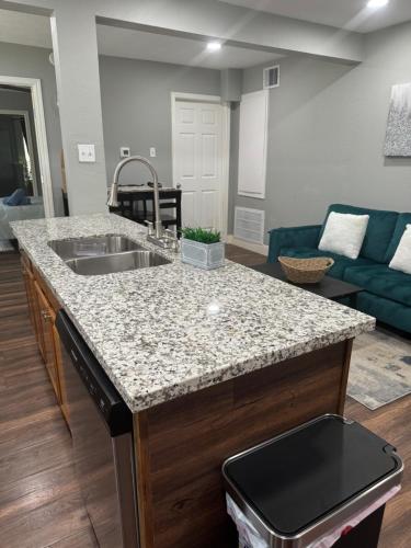 Cozy 3 bed home near midtown in Houston, USA