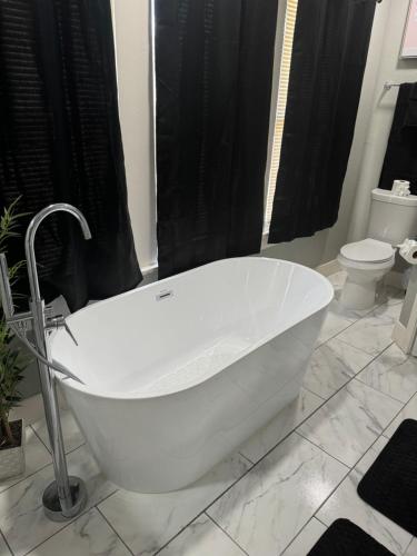 Cozy 3 bed home near midtown in Houston, USA