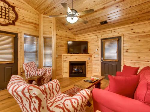 River Romance #2328 by Aunt Bug's Cabin Rentals - image 11