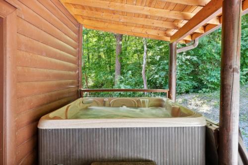 Mystical Creek Pool Lodge #600 by Aunt Bug's Cabin Rentals - image 11