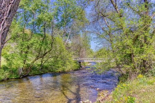 Mystical Creek Pool Lodge #600 by Aunt Bug's Cabin Rentals - image 11