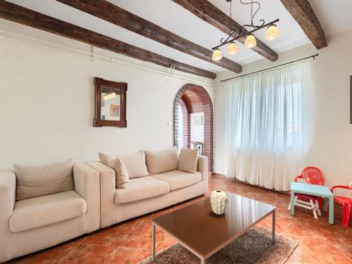 Four-Bedroom Holiday Home image 10