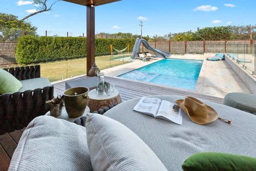 Paradise By The Bay - Gas Heated Pool, Spa & Waterslide, Rye