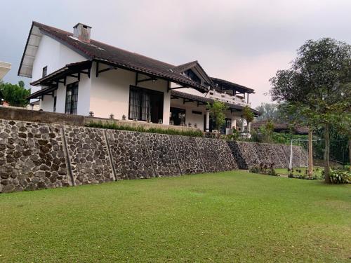 Villa Kay Palace near Gunung Mas Wisata Argo