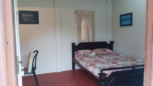 Single Room with Bathroom image 2