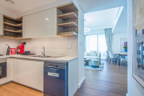 Downtown Views 5206 - image 4