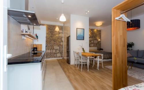 Studio Apartment image 10