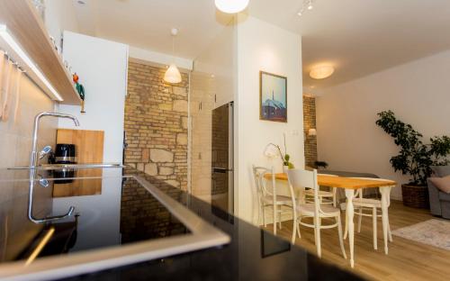 Studio Apartment image 7