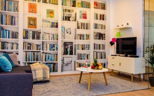 One-Bedroom Apartment image 4