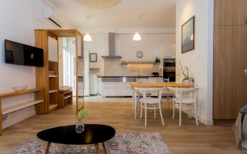 Laksa Apartments 2