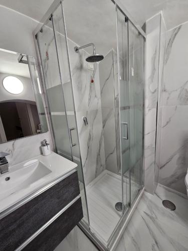 Double Room image 2