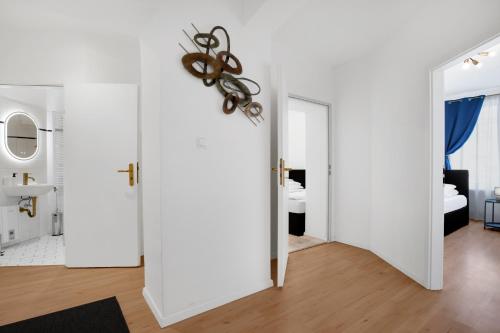 central 3 Bedroom Apartment in Kreuzberg, Berlin (photo 9)