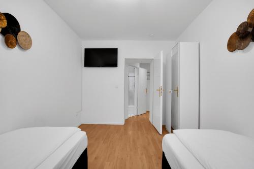 central 3 Bedroom Apartment in Kreuzberg, Berlin (photo 8)