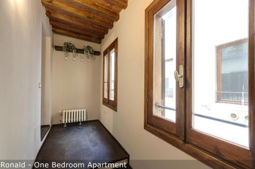 Mamo Florence - Calzaiuoli Apartments - Tap to explore photos