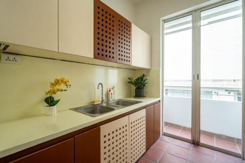 Spacious Hoan Kiem Apartment - 주방