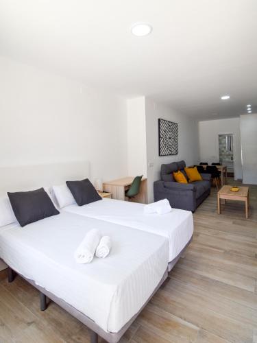 Studio Apartment image 10
