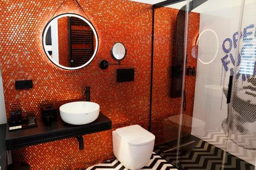Kind Places - Suite Experience - image 2