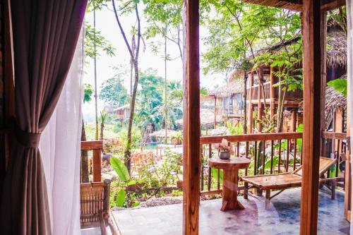 Deluxe Double or Twin Room with Garden View image 9