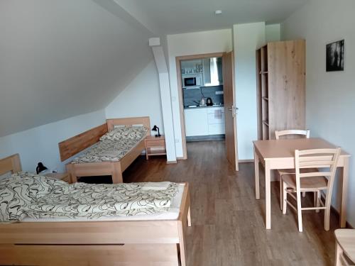 Apartmány u lesa (Apartmany u lesa) in โมดราวา