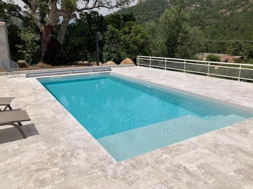 A SUARELLA - Villa climatisée - 4 chambres - piscine chauffée gîte à louer Forêt d'Albarello
